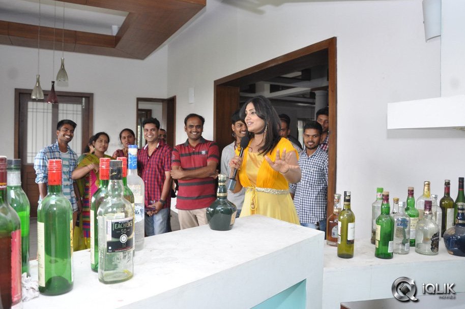 Nagarjuna-Meets-Docomo-Manam-Contest-Winners